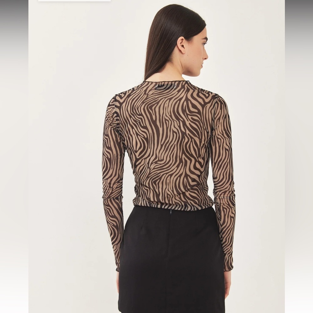 De Rococo Zebra Mesh Top - Picture 2 of 2